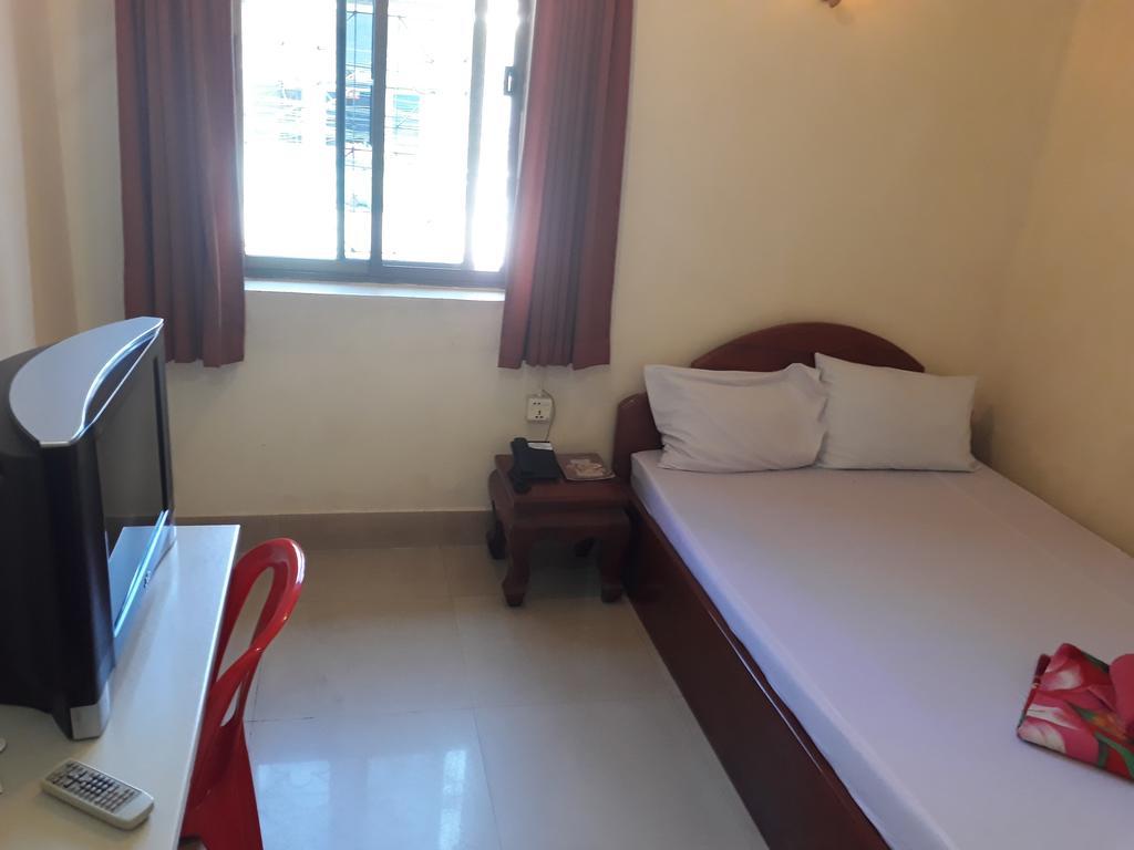 Hotel Capitol One Phnom Penh Esterno foto