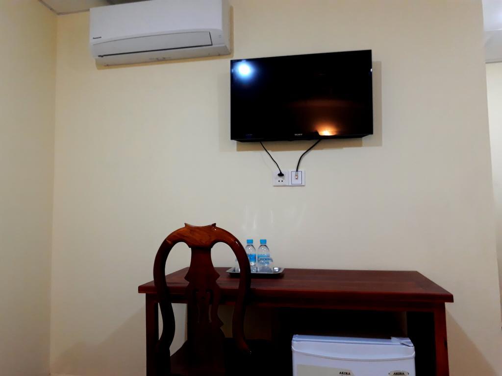 Hotel Capitol One Phnom Penh Esterno foto