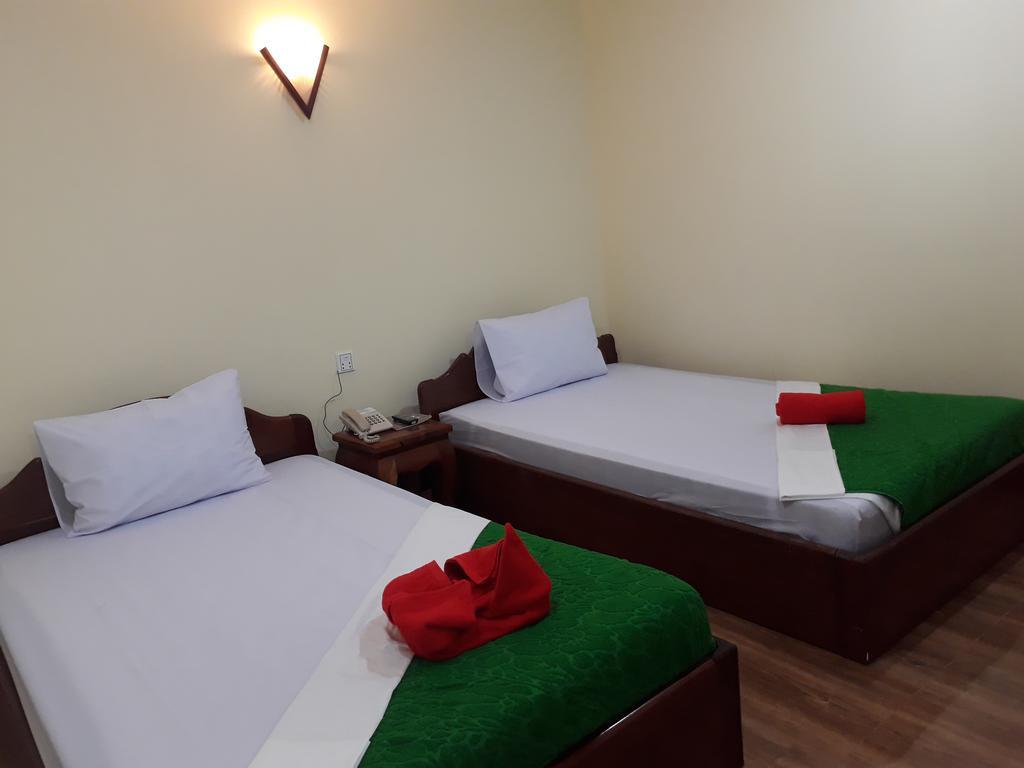 Hotel Capitol One Phnom Penh Esterno foto