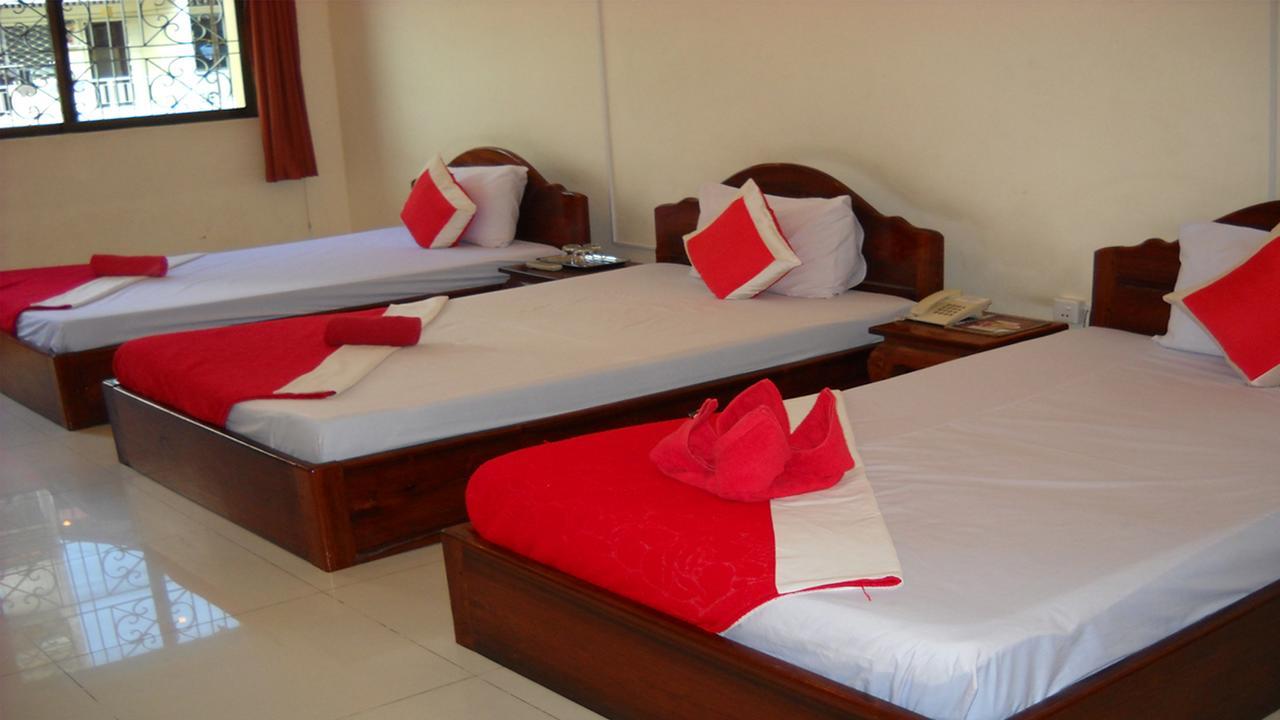 Hotel Capitol One Phnom Penh Esterno foto